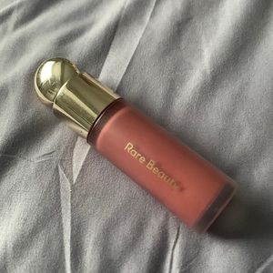 Rare Beauty Liquid Blush in “Believe”